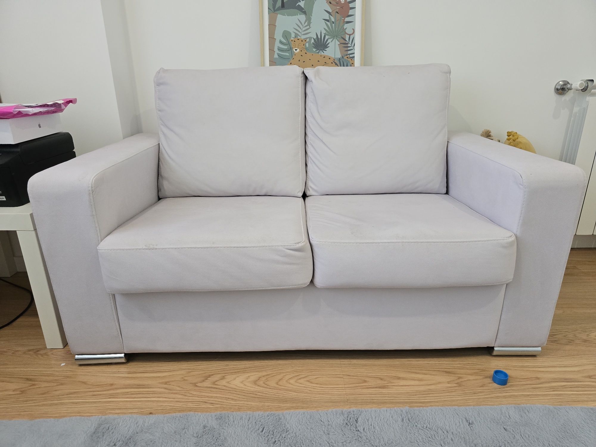 Sofá de 140cm de cor cinza claro