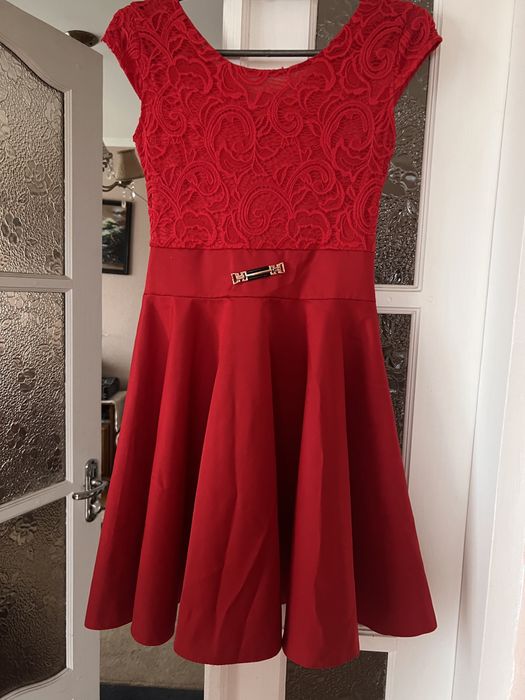 Сукня червона  гарна