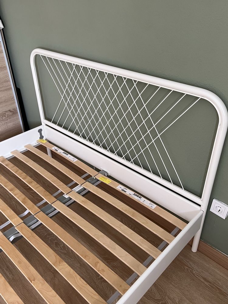 Cama casal IKEA NESTTUN com estrado LURÖY