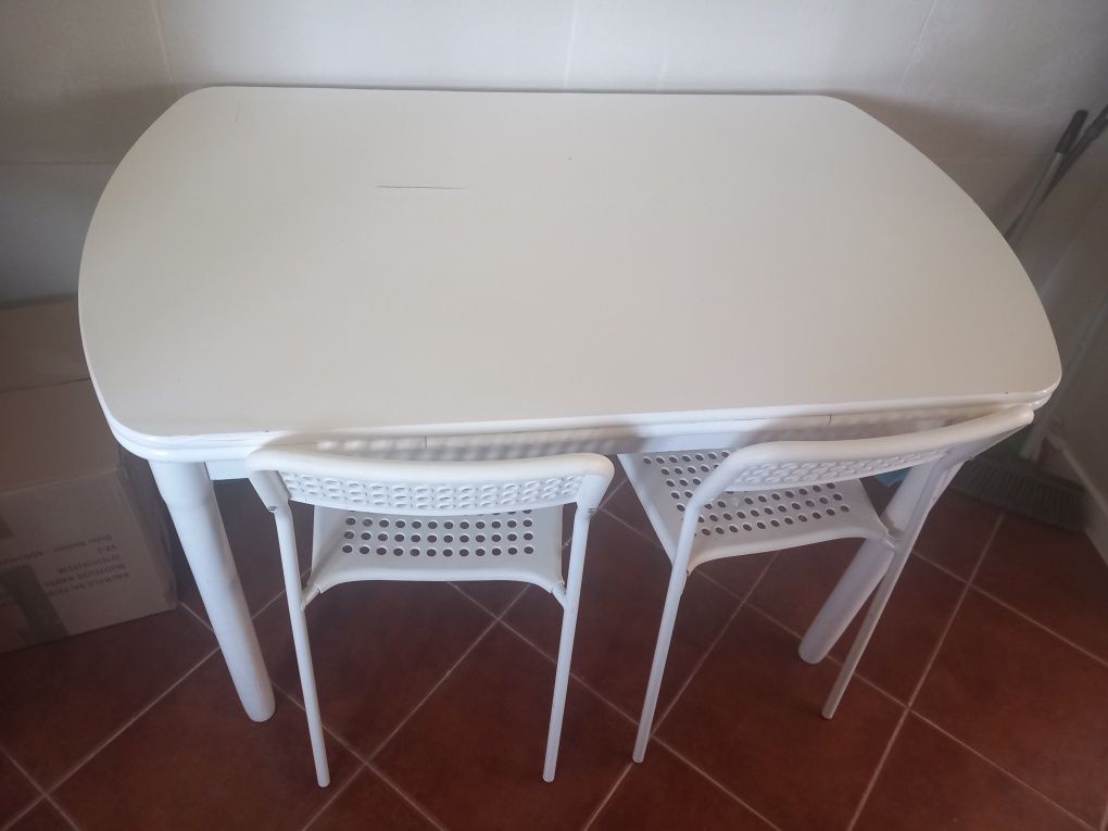 Mesa de cozinha madeira branca + 2 cadeiras
