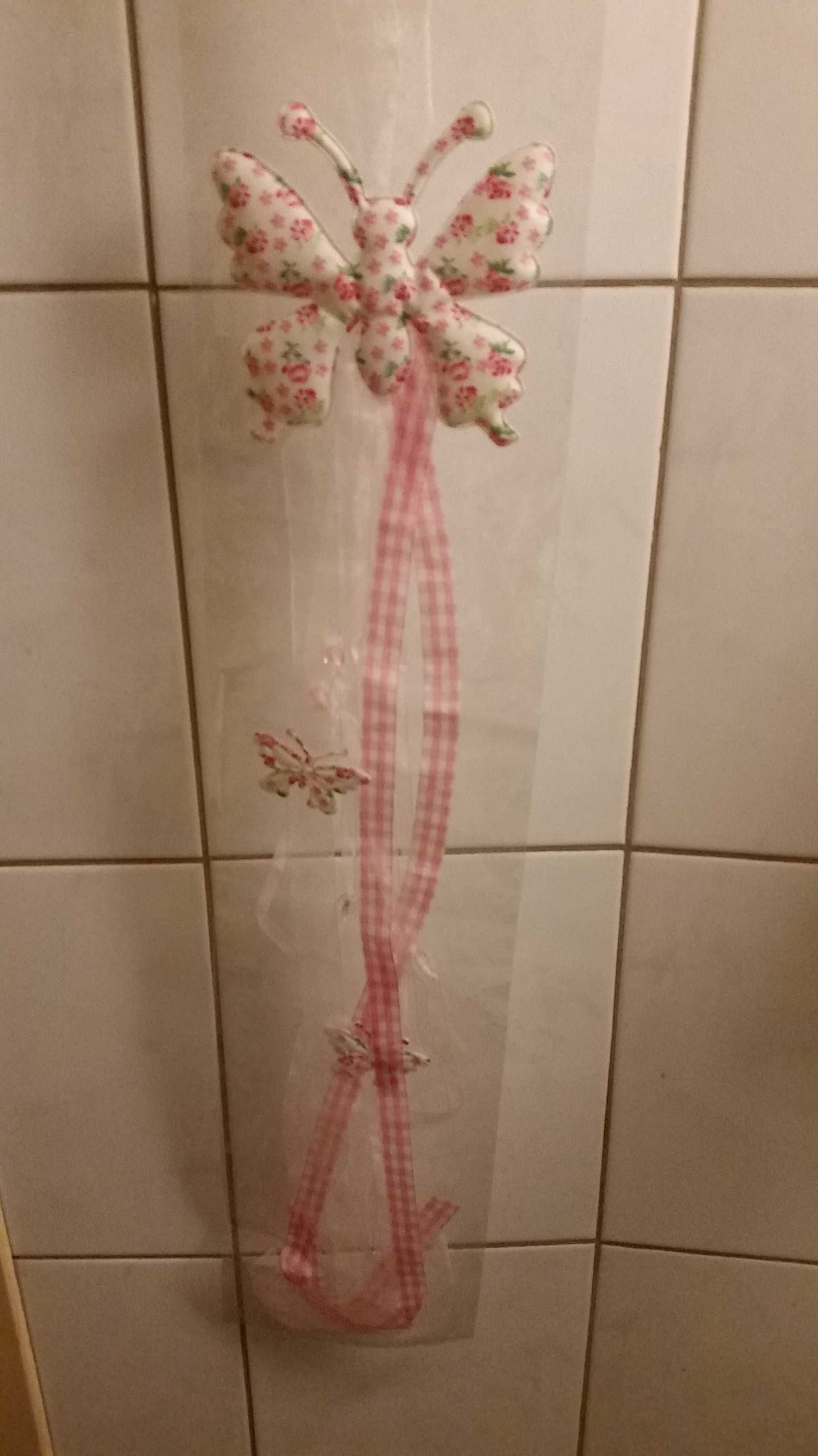 Motylki lub serduszko zawieszki