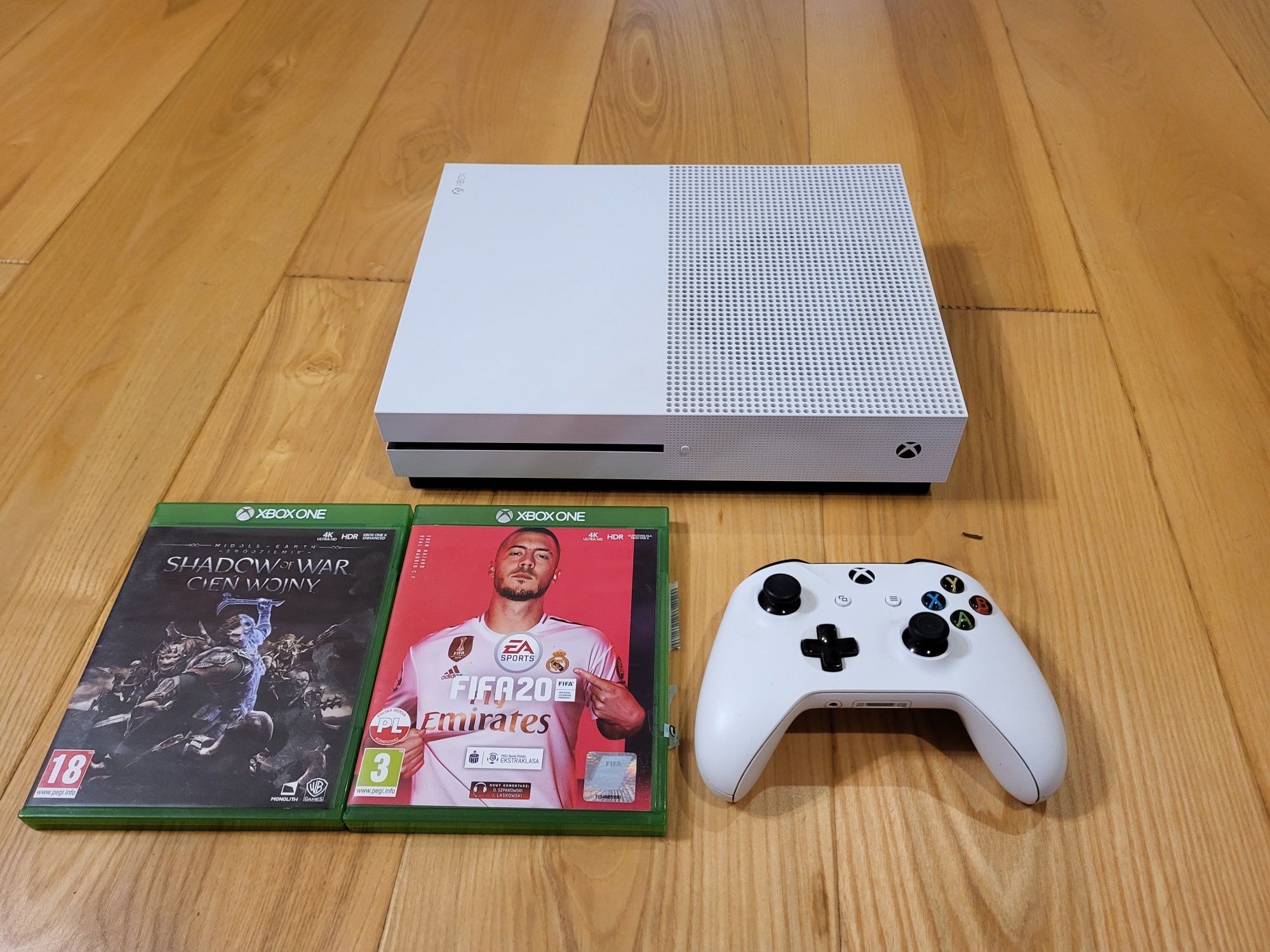 Xbox one S 1tb z grami