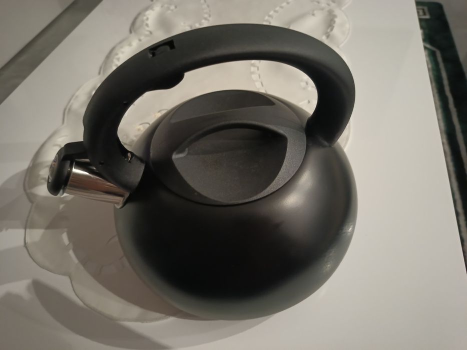 Czarny matowy czajnik 3L PROMIS