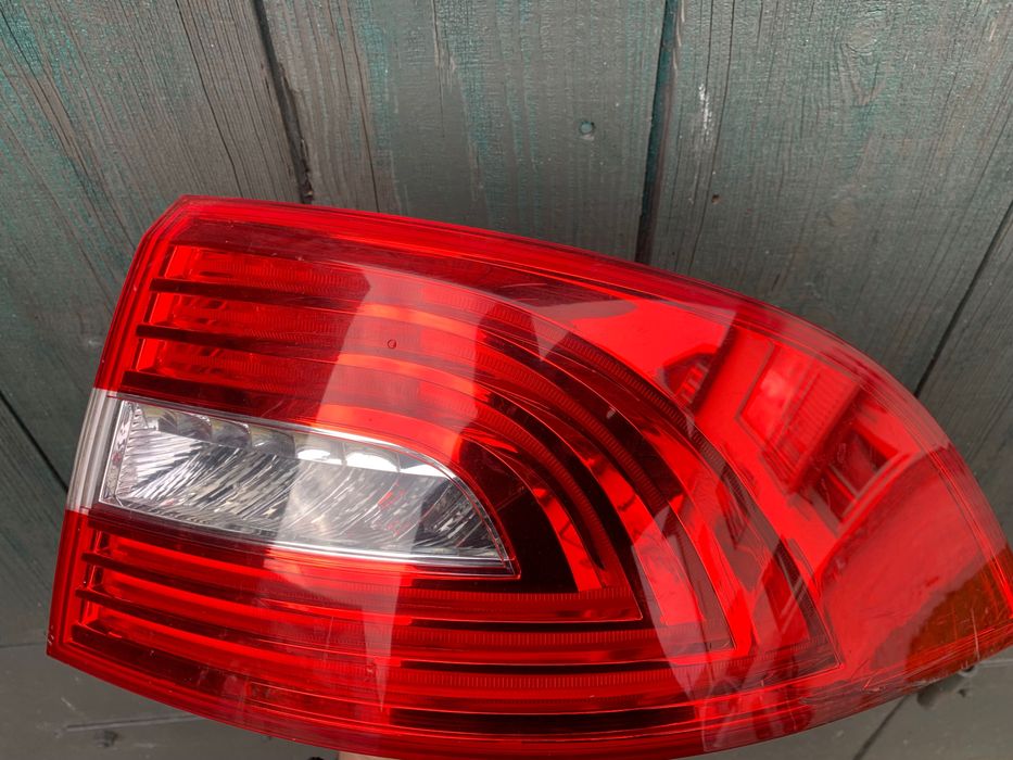 Lampa tył prawa skoda superb 2 gl