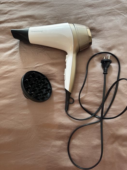 Фен Remington Thermacare PRO 2400