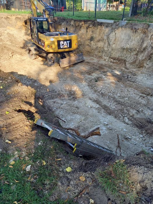 Prace ziemne, podbudowa,utwardzenie terenu,rozbiórki,kostka brukowa