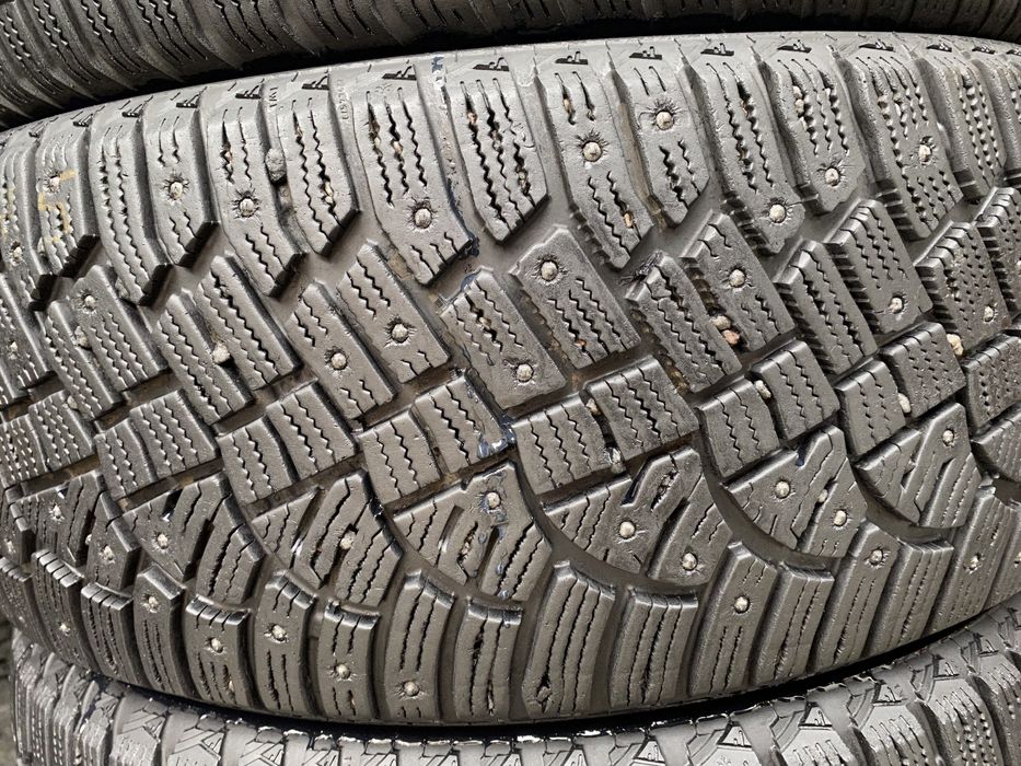 Шины зимние шип 2шт 235/50/R19 Continental IceContact2