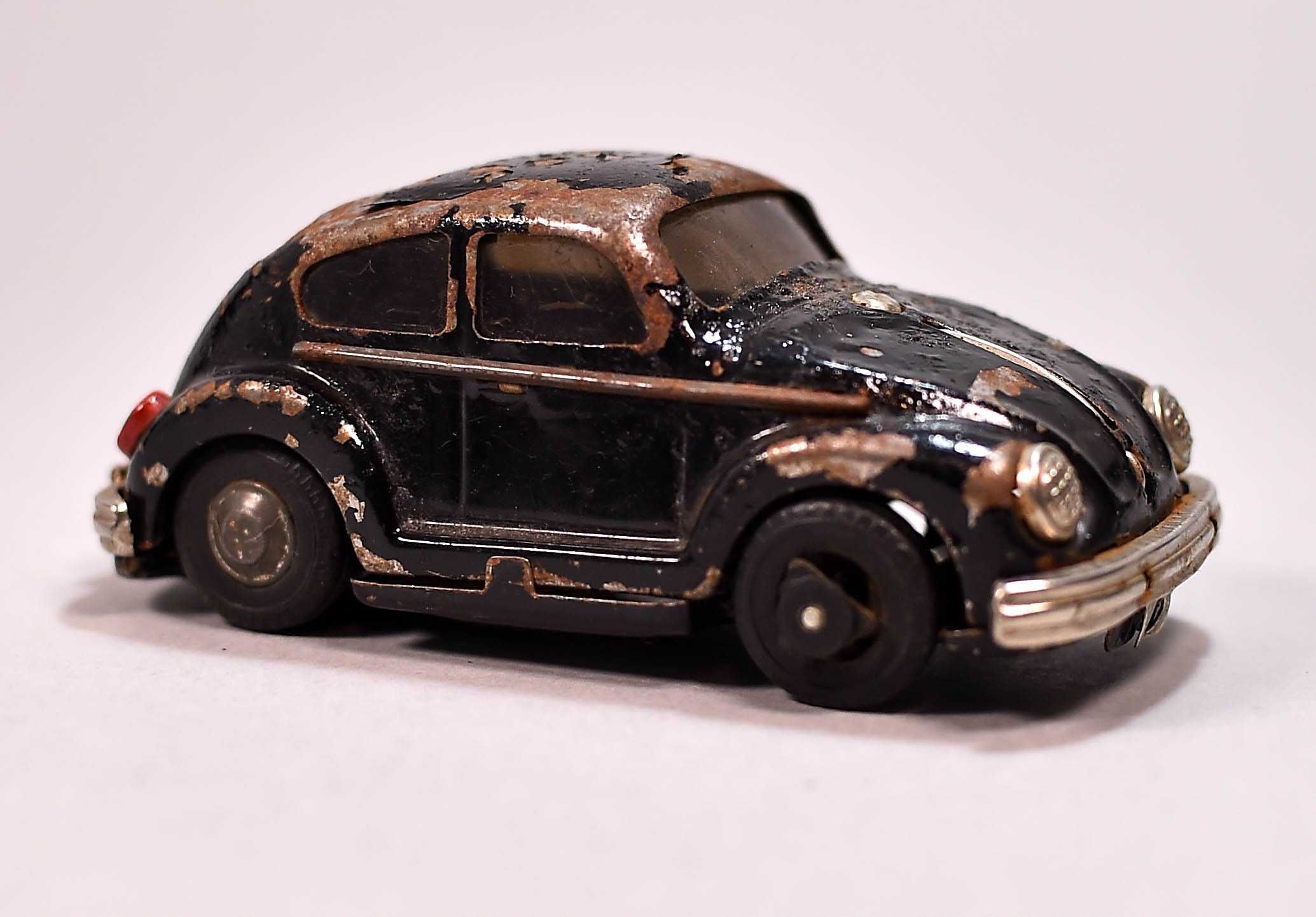 Samochodzik # Stary Metalowy Garbus VW (Brak identyfikacji)