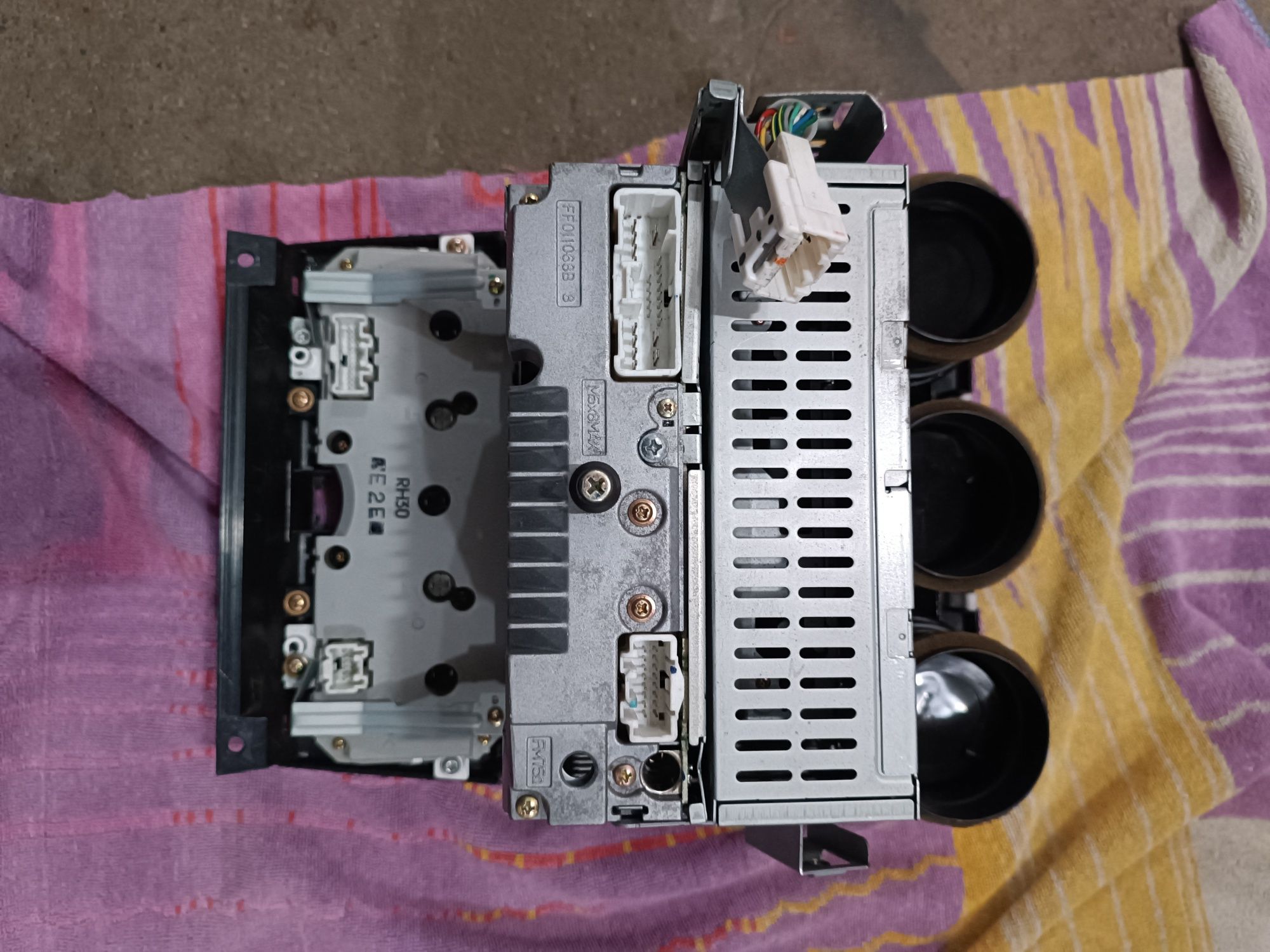 Radio z CD Mazda 6 2005 r