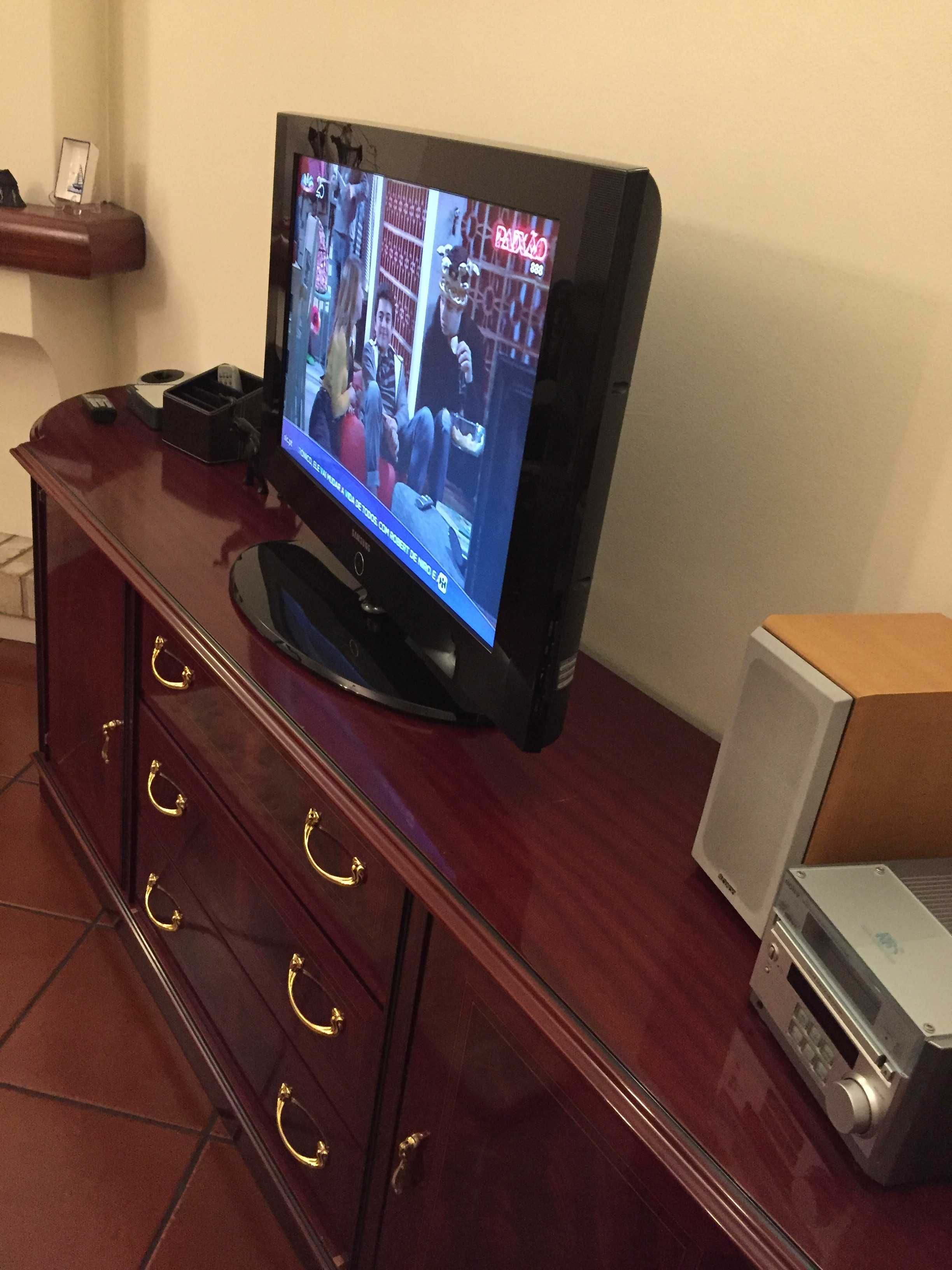 Movel Tv em  Mogno