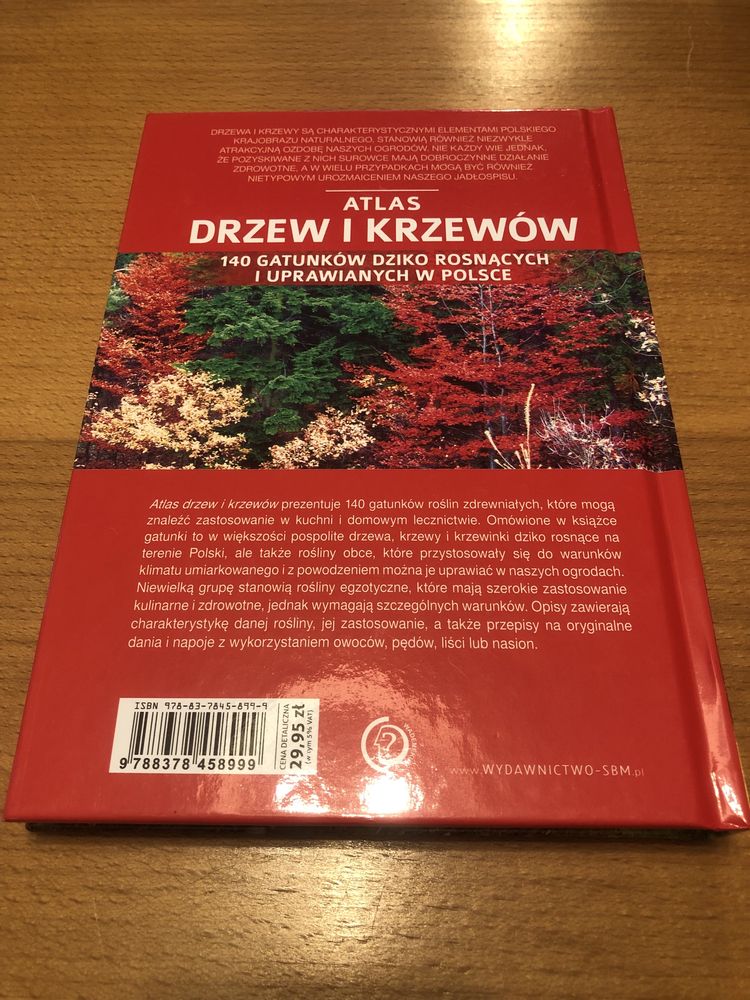 ,Atlas drzew i krzewów’ Aleksandra Halarewicz