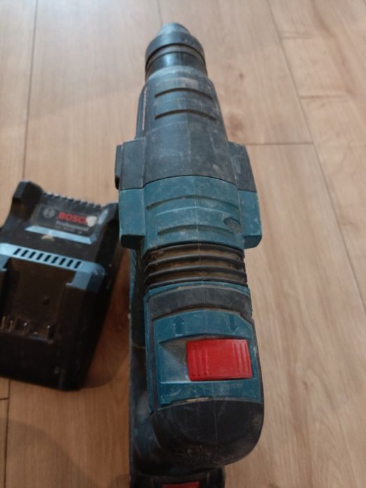 Młotowiertarka akumulatorowa Bosch GBH 18v-26 akumulator młot