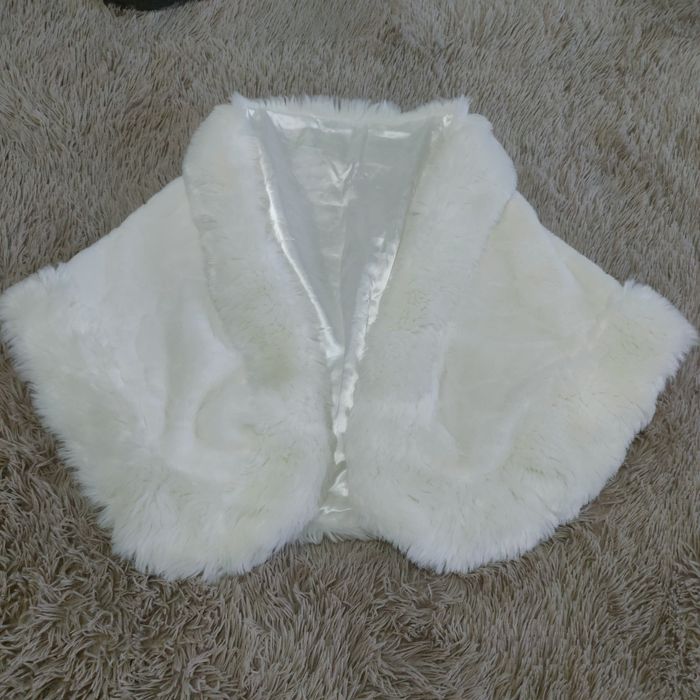 Балеро Хутряна накидка на весілля на хрестини