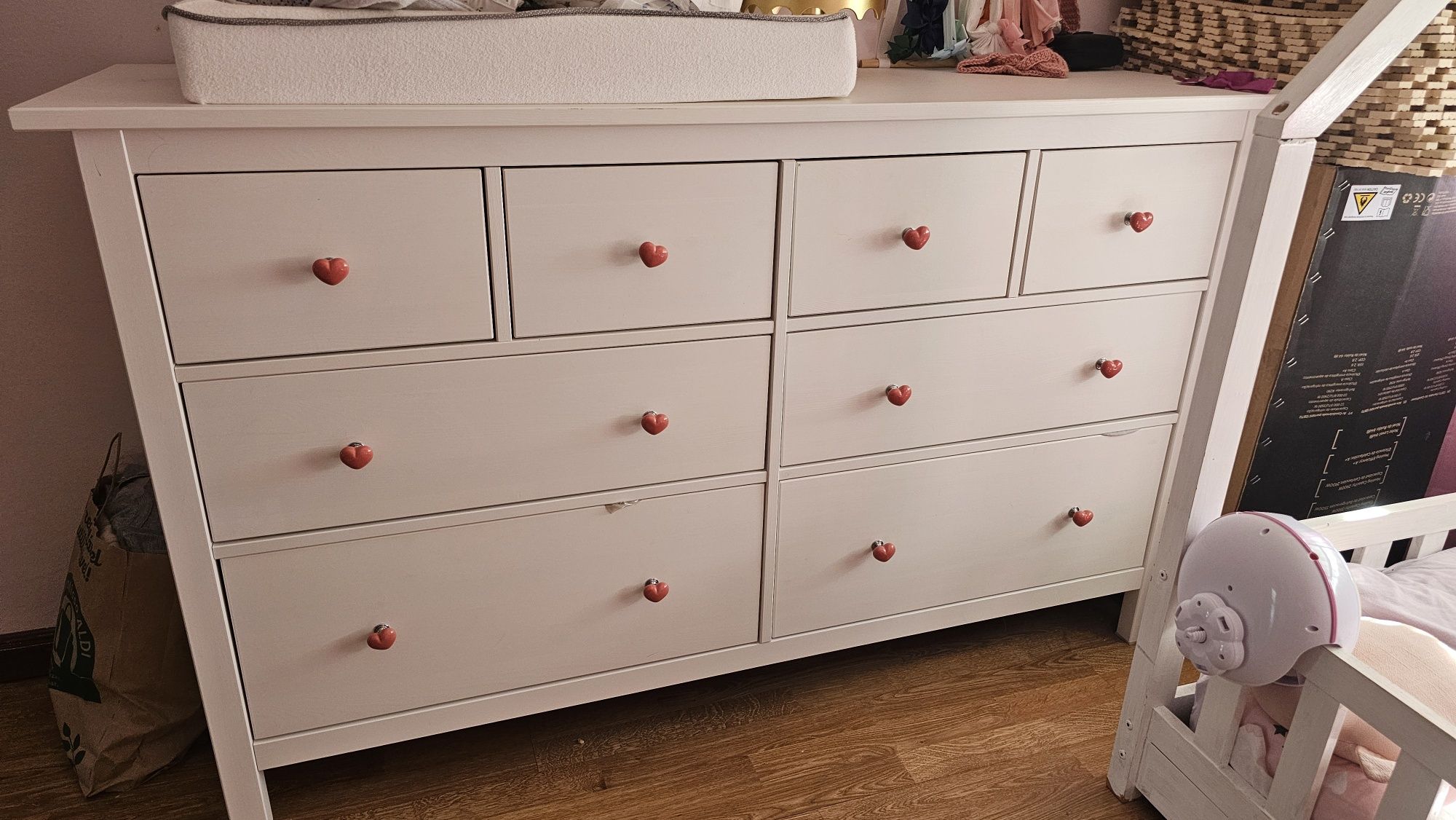 Vendo cómoda 8 gavetas ikea como nova