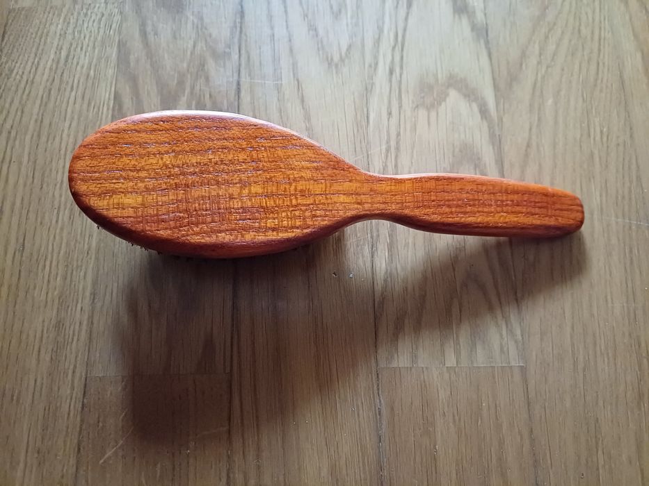 Escova oval de pêlo de javali da marca Eurostil