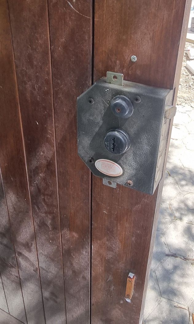 Porta entrada de casa com aro