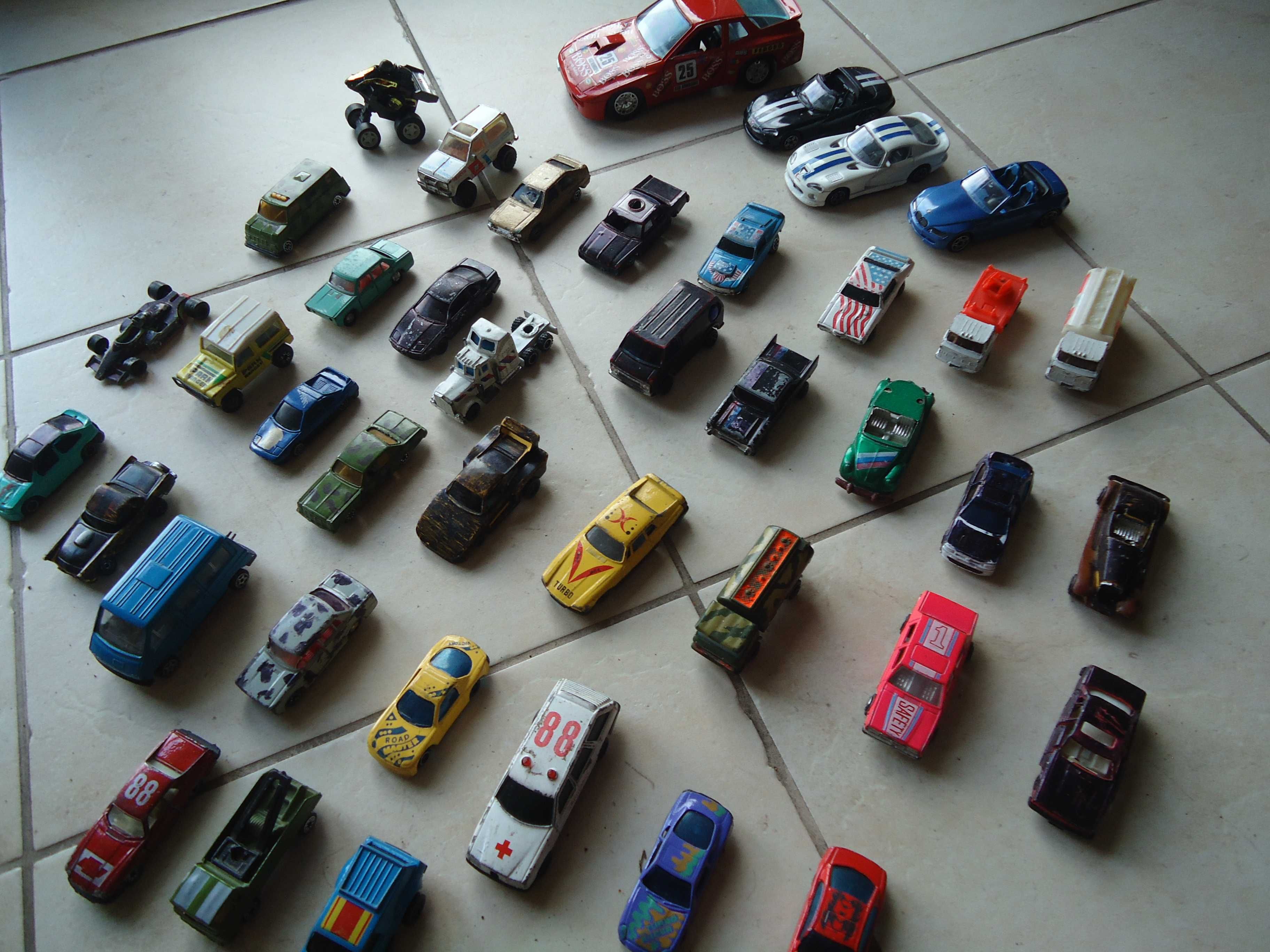Kolekcja starych resoraków resoraki stare vintage zabawki samochodziki