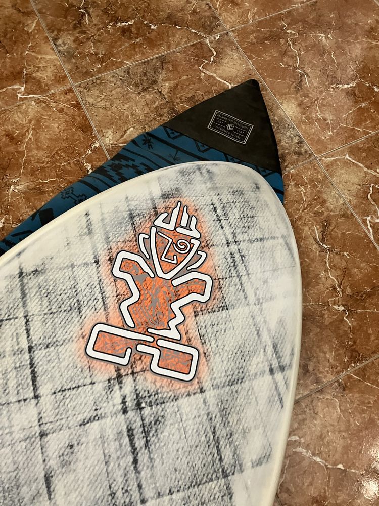Prancha surf Starboard em carbono