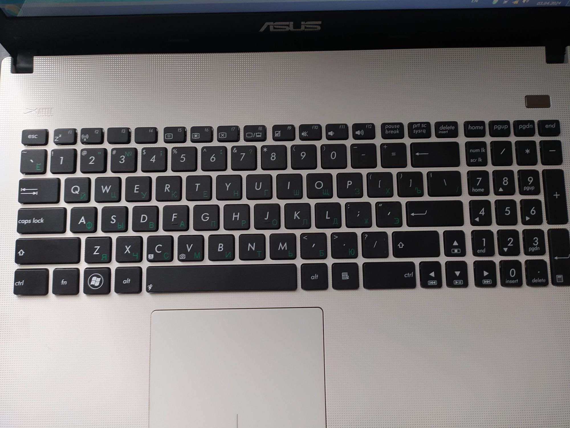 Ноутбук Asus  X501A для навчяння, студентки або для роботи та інтернет