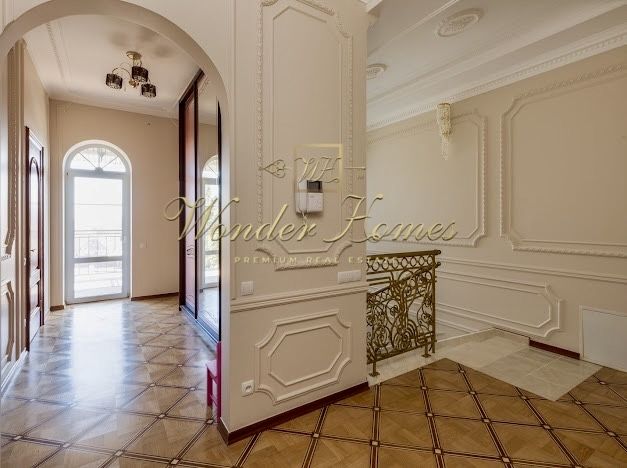 Продажа дома 460 м2  в Софиевская Борщаговка, бессейн, сауна, сад.