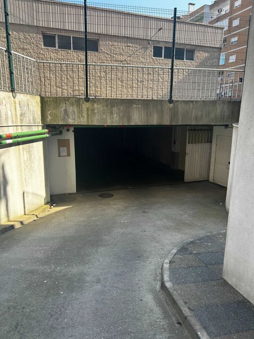 Garagem aluguer Fogueteiro 14 m2