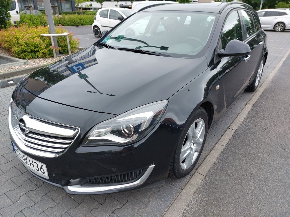 Opel Insignia Kombi rok 2014 2.0 Diesel 88Kw 163.000 km