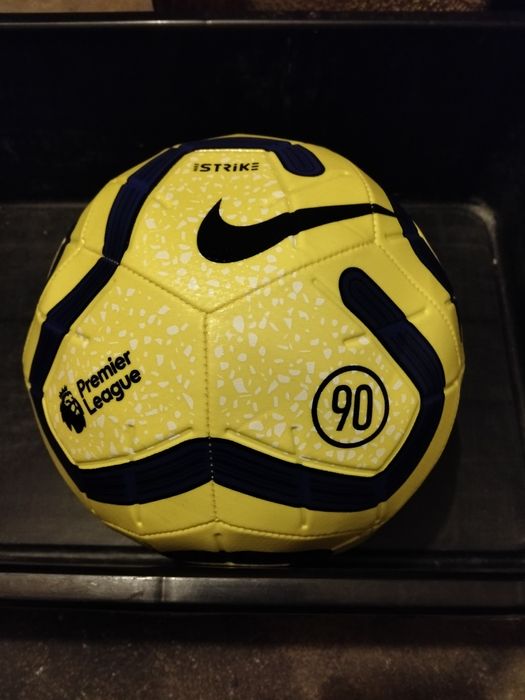 Bola Nike total 90 Premier league