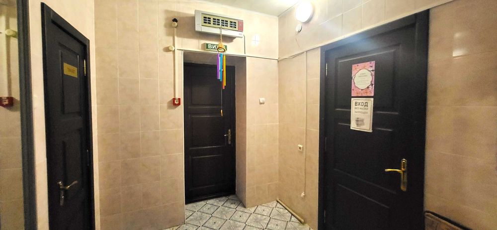 Продаж приміщення з мебелью та з обородованієм вул. Космічна .