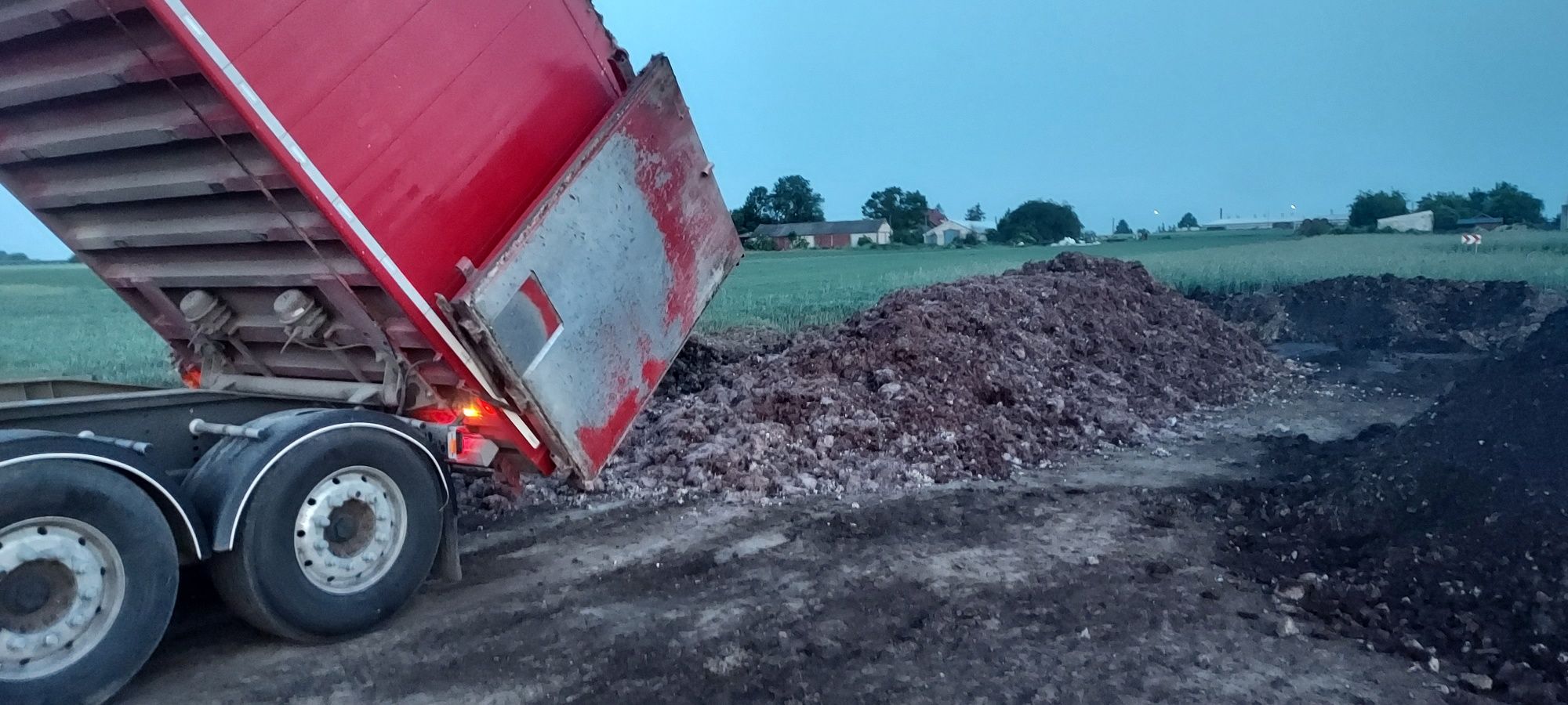 Podkład popieczarkowy Obornik Kompost PODŁOŻE ZIEMIA