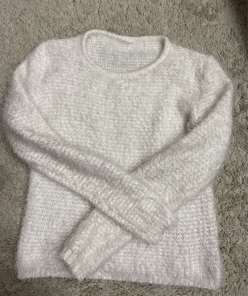 Sweter jasny Pepco M/L włochaty długi rękaw