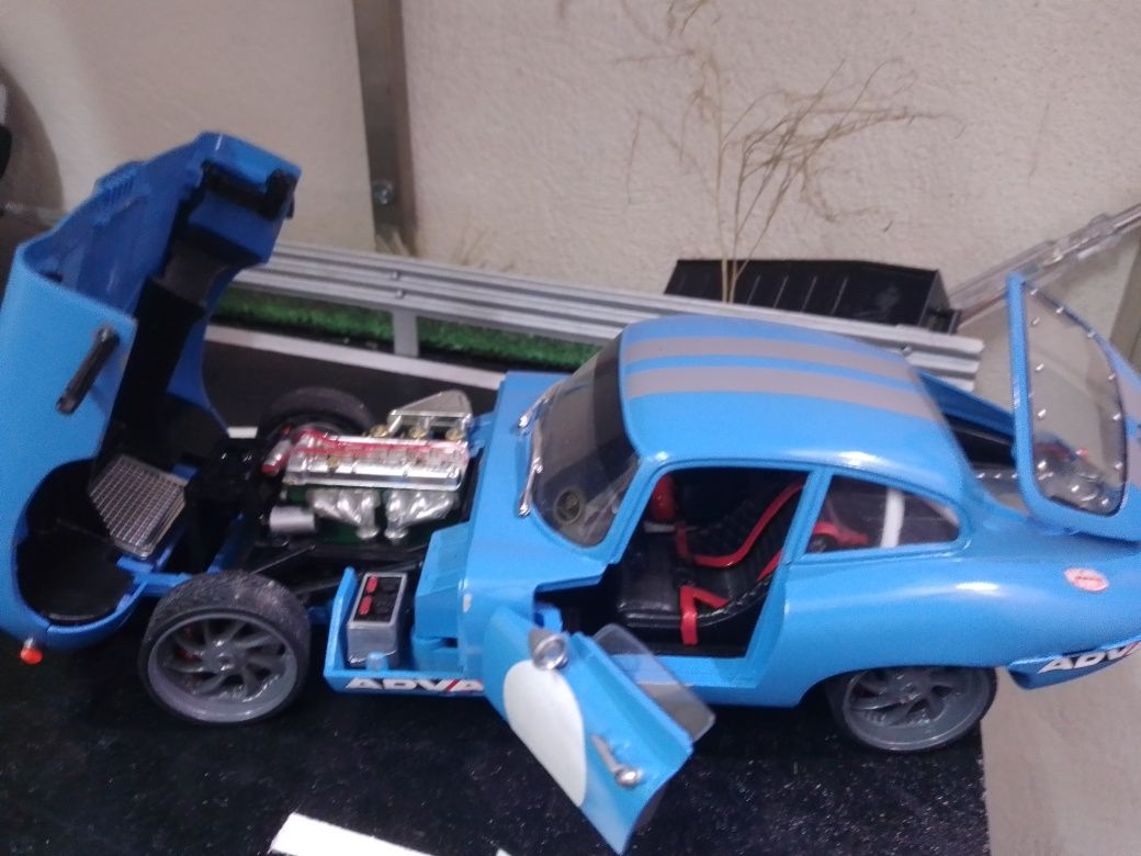 Miniatura 1/18 jaguar E