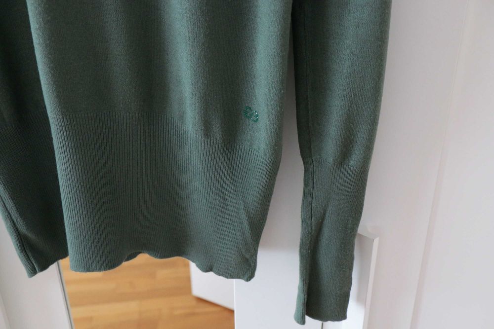 Zielony sweter ESCADA S 36 logowany premium modny desigual okazja