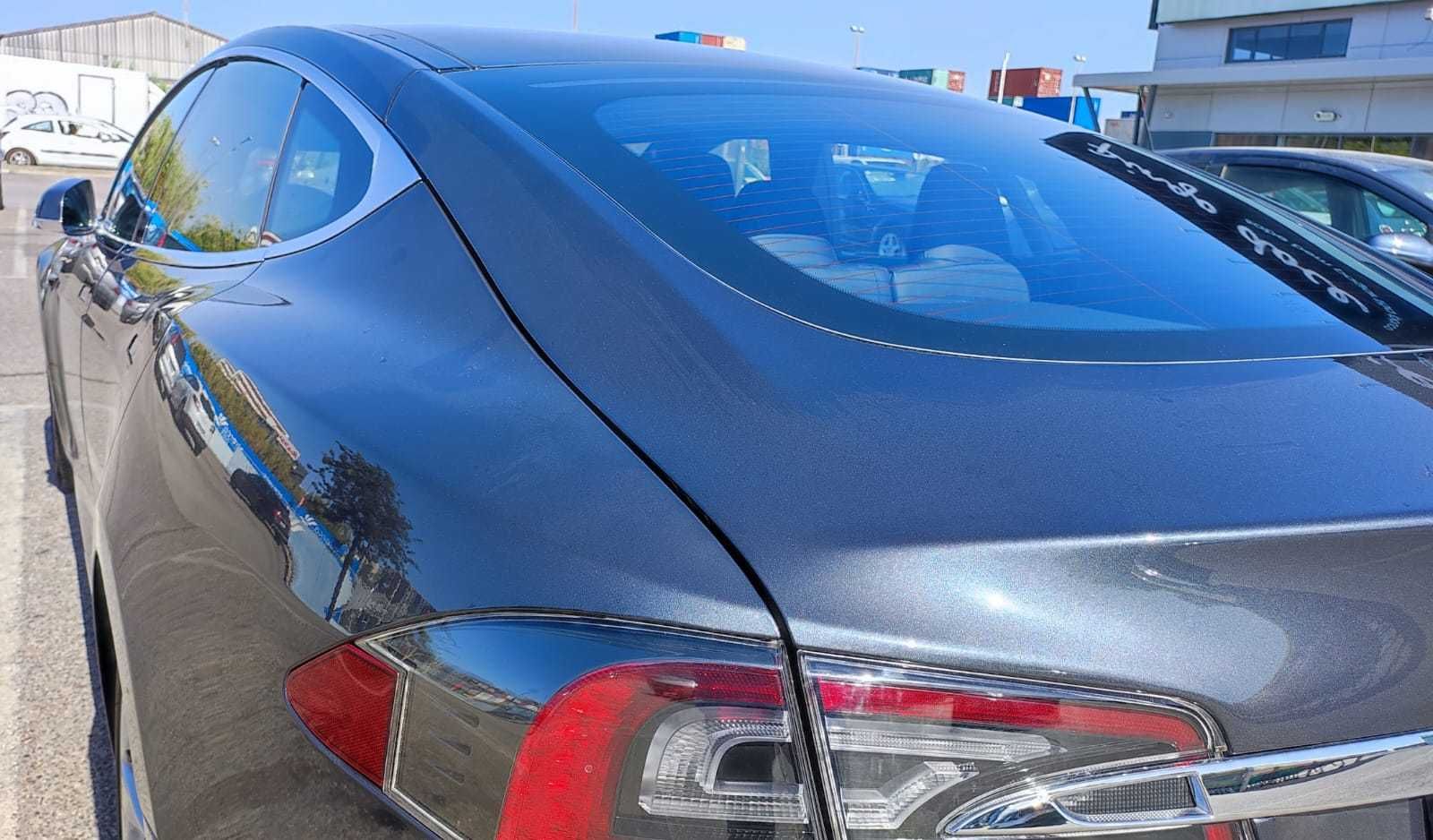 Tesla Model S 90D