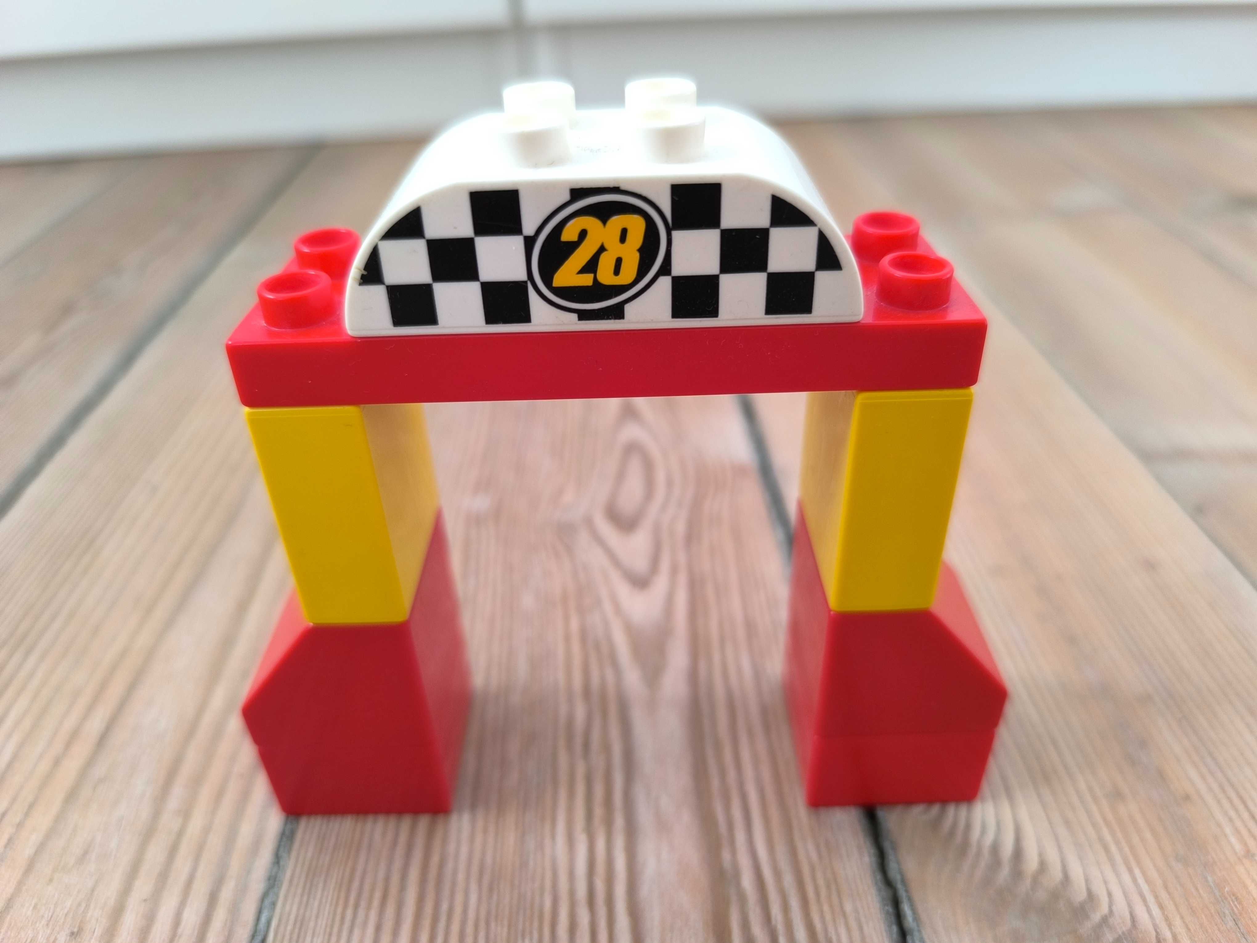 LEGO Duplo 10843 - Wyścigówka Mikiego