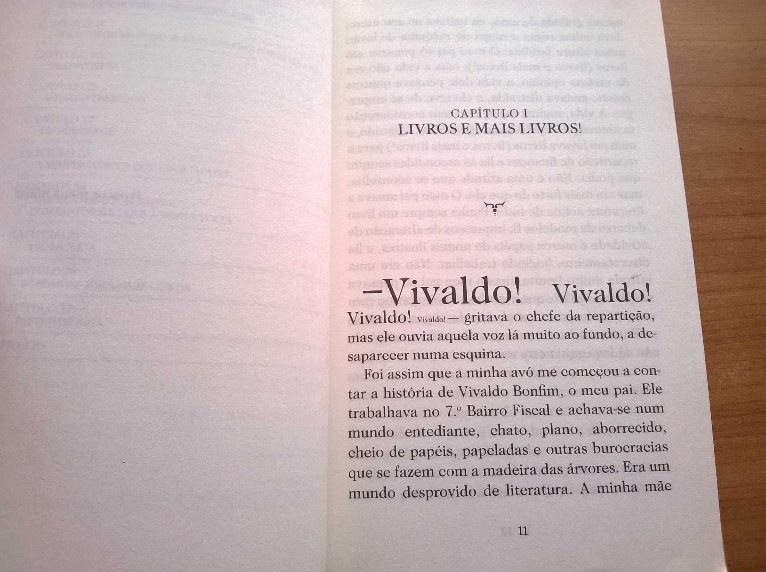 Os Livros que Devoram o meu Pai - Afonso Cruz