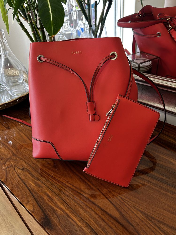 Mala furla em pele vermelha+pouch