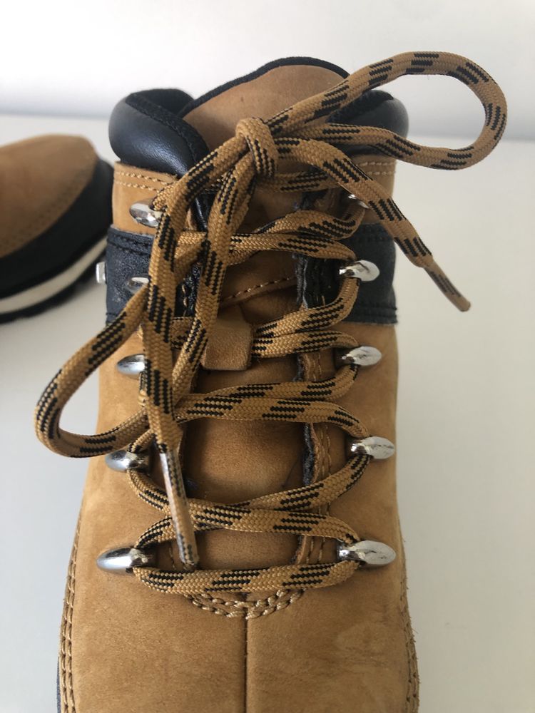 Botas timberland de menino em ótimo estado