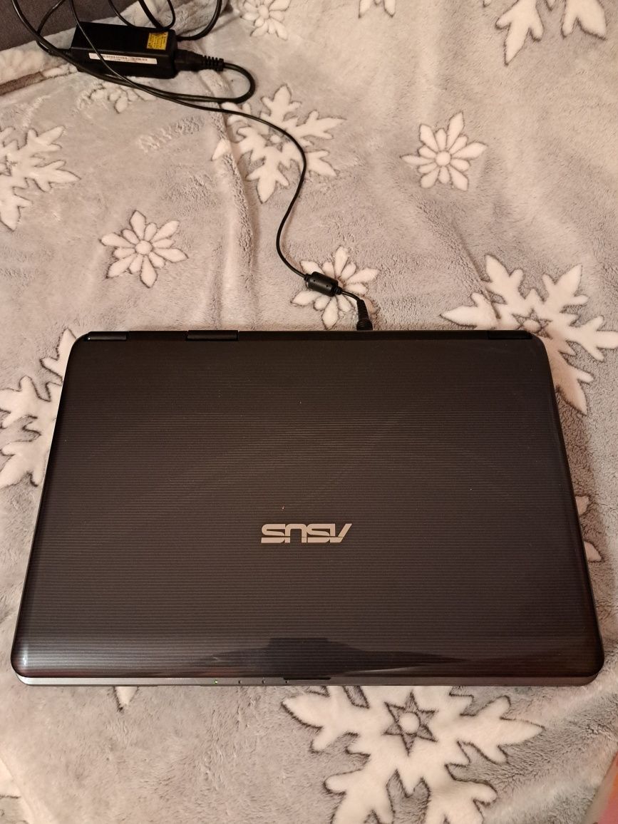 Laptop Asus Core2Duo SSD GeForce kamera