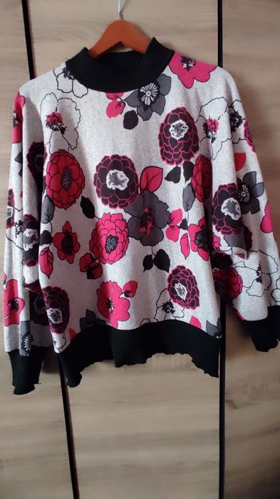 Продам кофту під шию