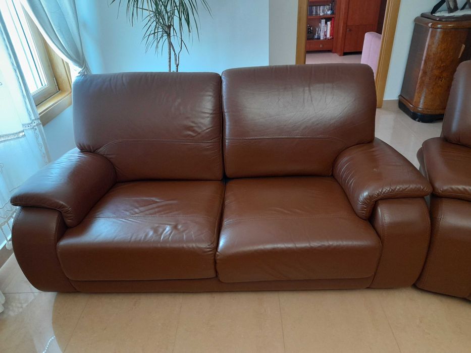 Sofás em pele em muito bom estado como novos