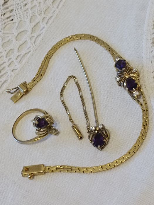 Серебро,аметисты,позолота.Браслет, кольцо,булавка. Нежные и красивые