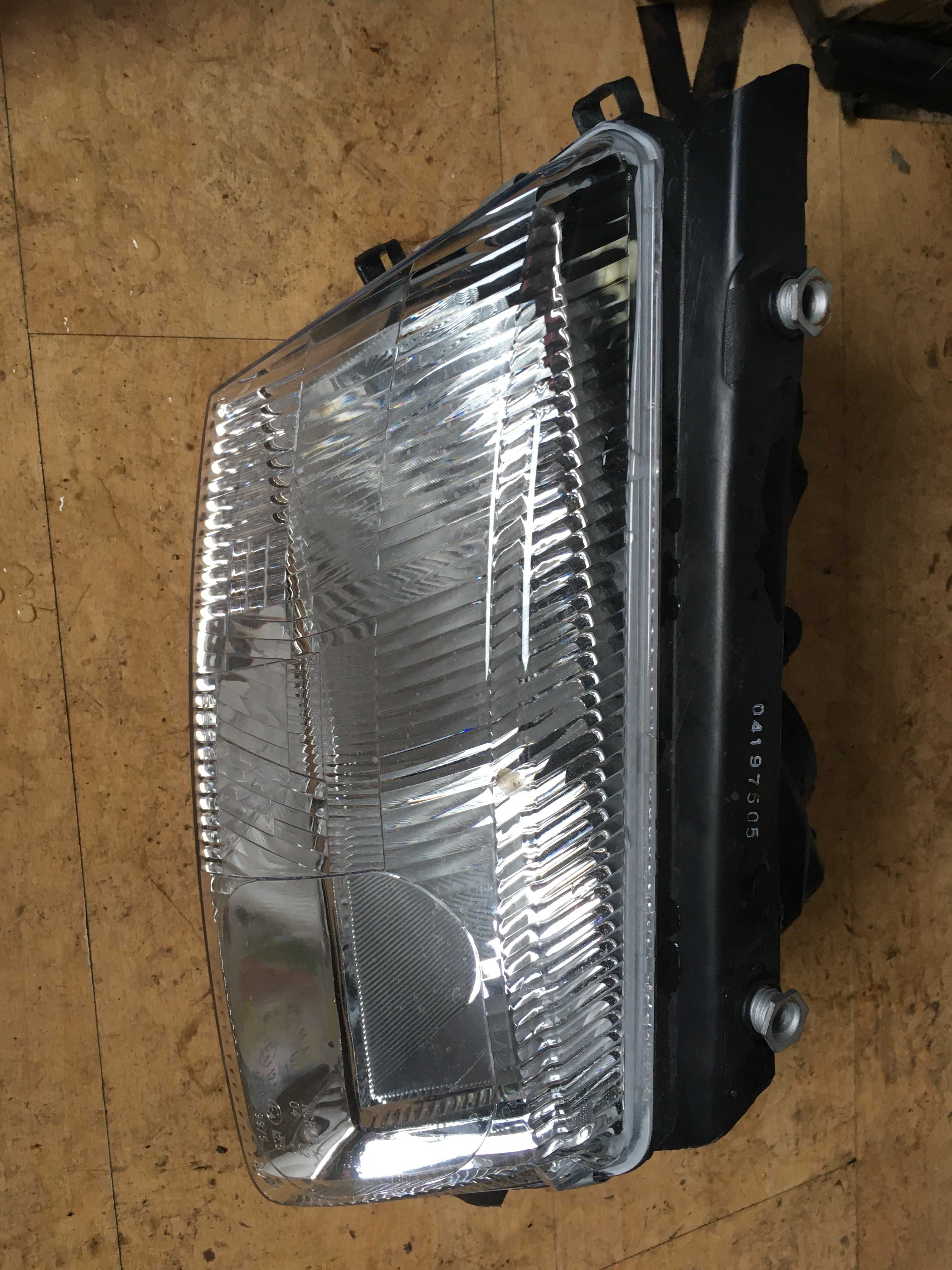 passat b5 lampa przednia prawa nowa 97-02