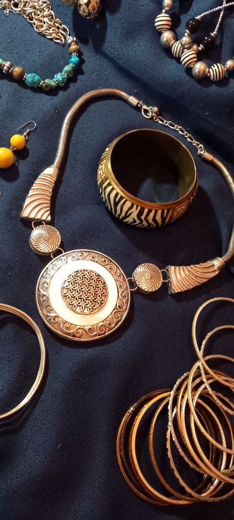 Lote de Joalharia artesanal vintage