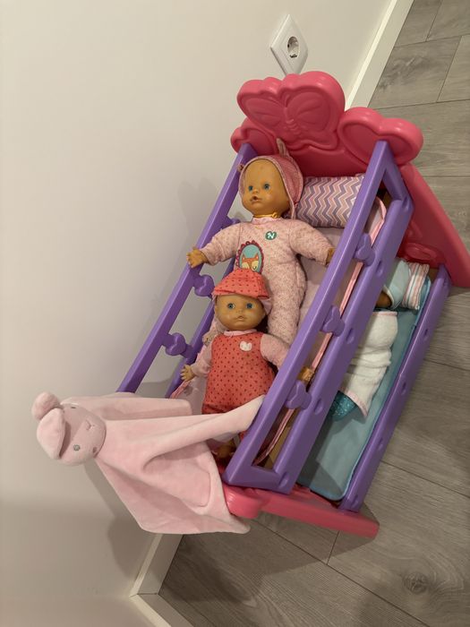 Pack brinquedos bebé – cama, cadeira de comer, carrinho e 5 bonecos