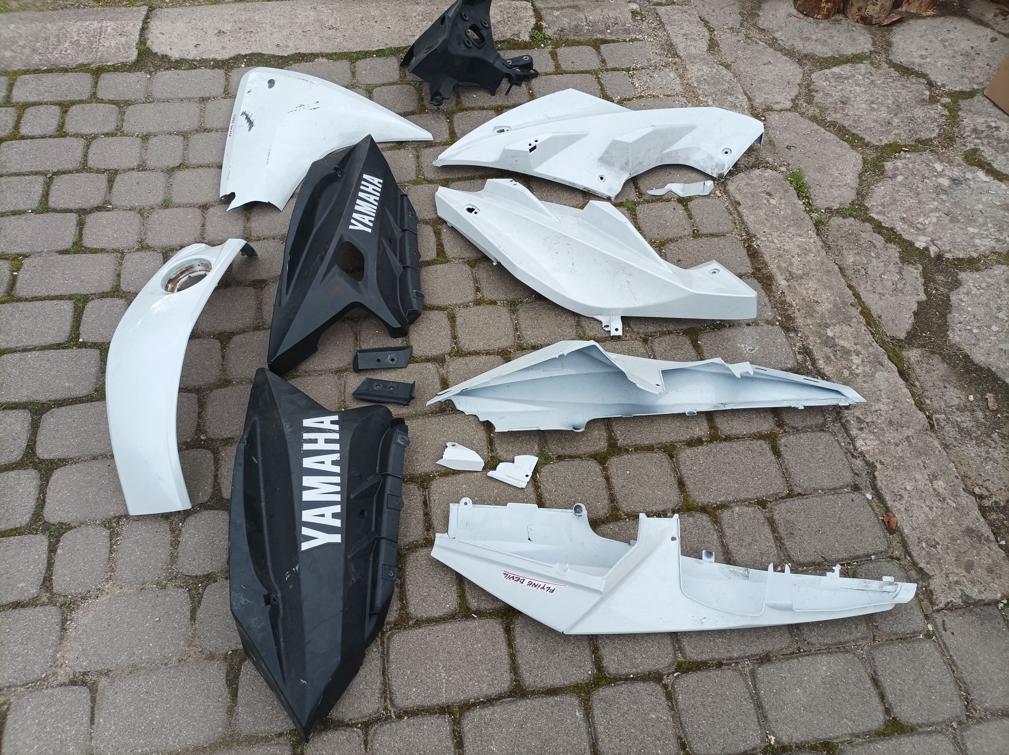 Owiewki plastiki pług ogon banan wzmocnienie Yamaha yzf-r 125 uszkodzo