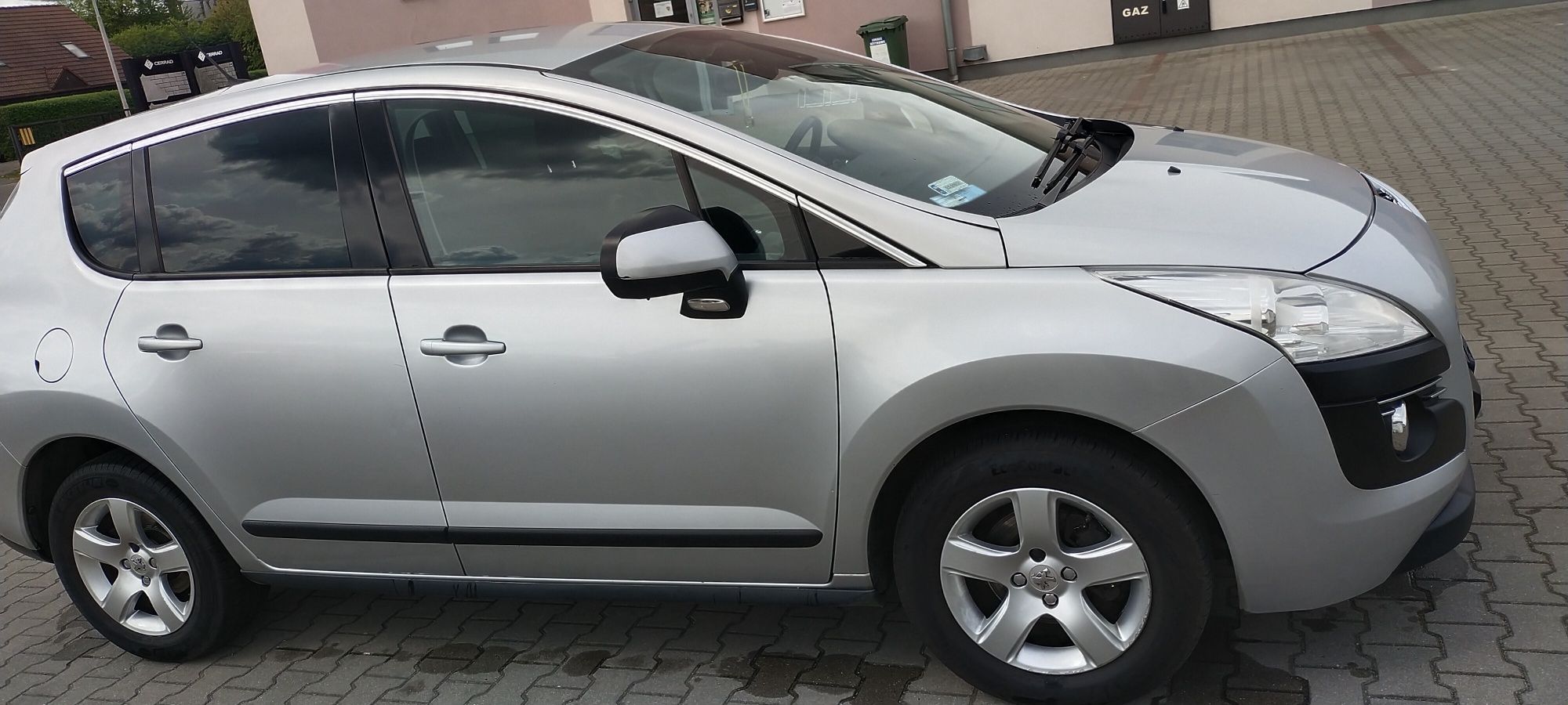 Peugeot 3008 1,6 HDi mały przebieg !!