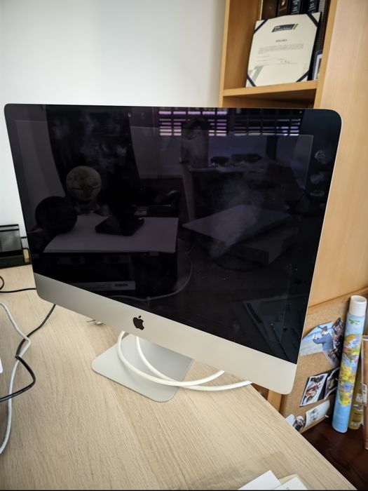 IMac 21'5 com teclado  e rato