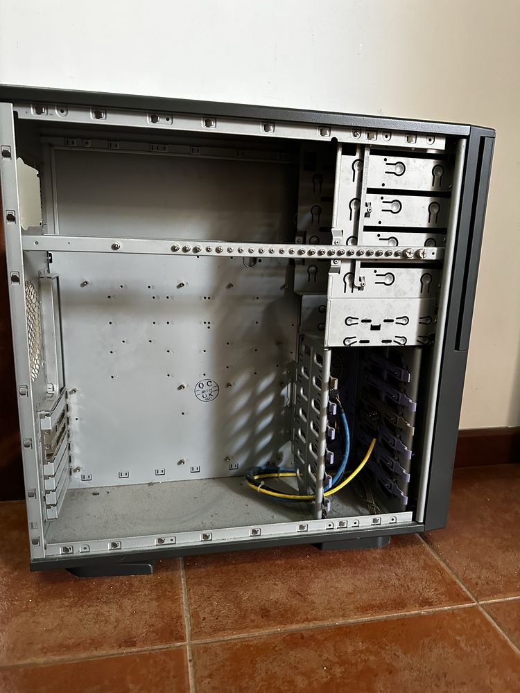 Caixa ATX Chieftec