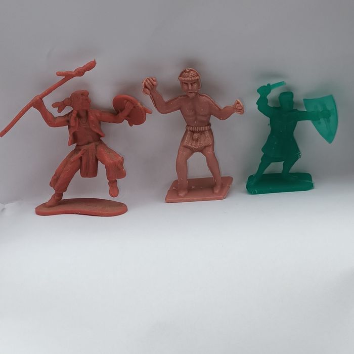 Diversos bonecos antigos ver fotos