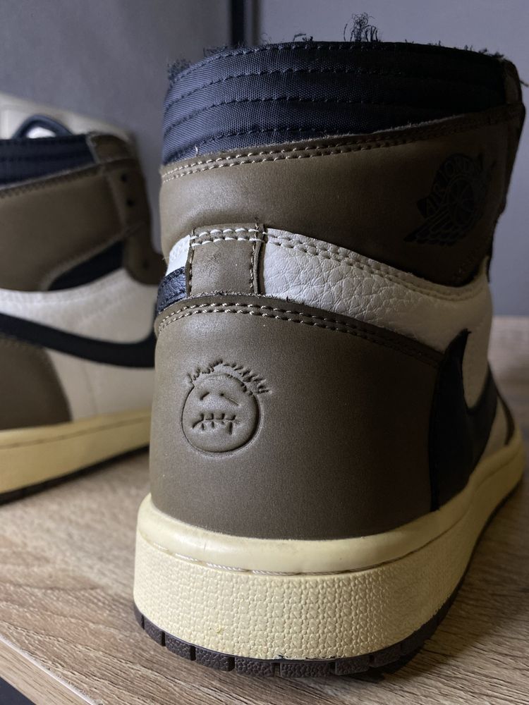 Jordan 1 x Travis Scott